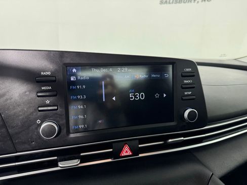 Used 2025 Hyundai Elantra SE image 16