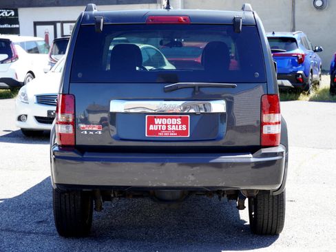 Used 2011 Jeep Liberty Sport image 7