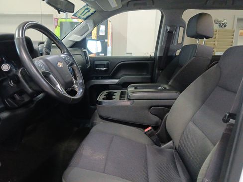 Used 2017 Chevrolet Silverado 1500 LT w/ Trailering Package image 9