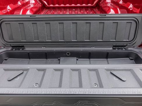 New 2026 Chevrolet Colorado LT image 9