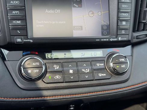 Used 2018 Toyota RAV4 SE w/ Advanced Technology Package AWD/4WD image 27