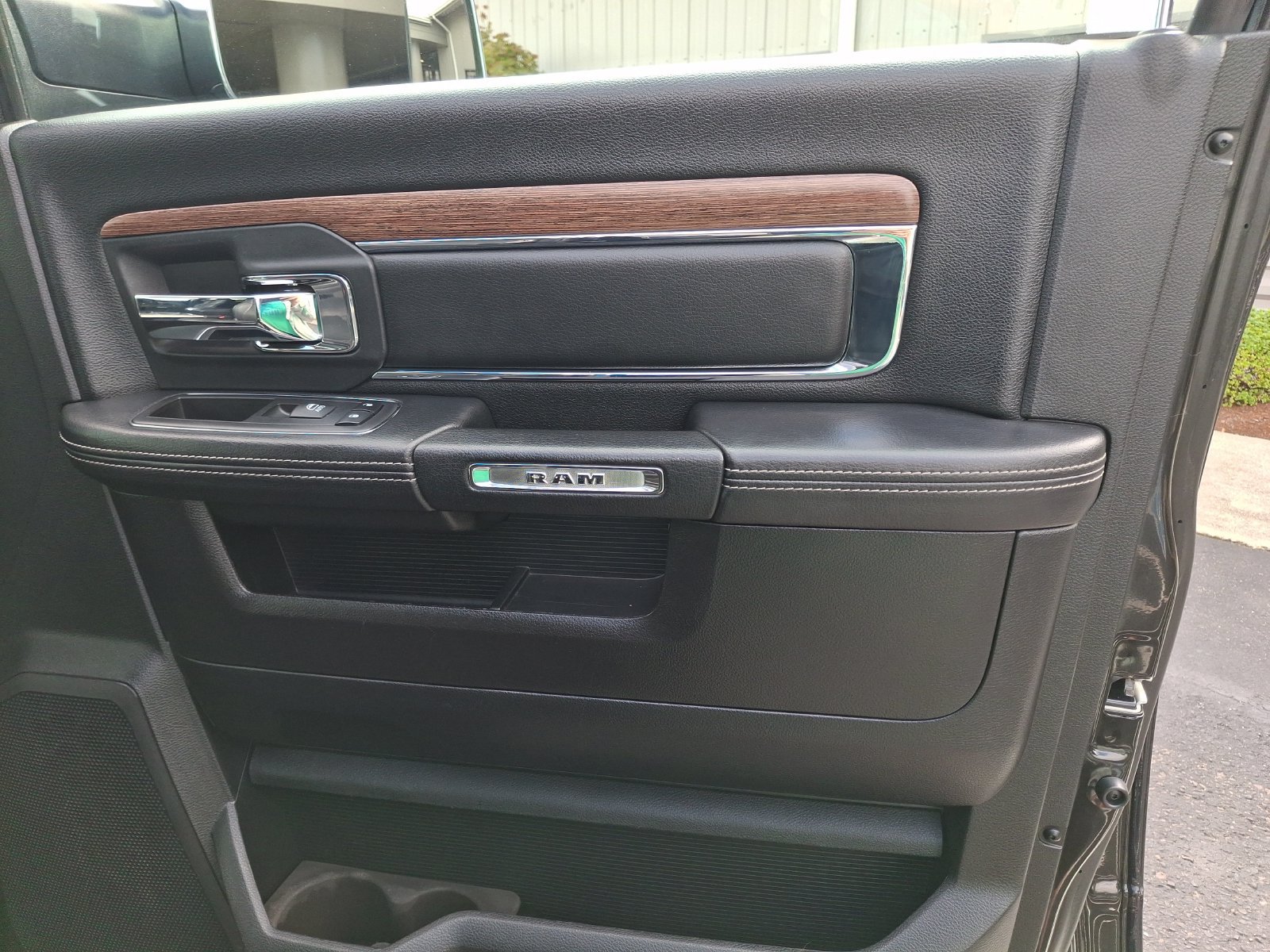Used 2018 RAM 2500 Laramie w/ Convenience Group AWD/4WD image 23
