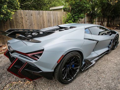 Used 2024 Lamborghini Revuelto AWD/4WD image 22