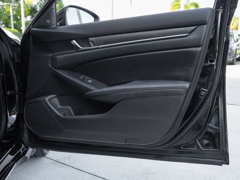 Used 2019 Honda Accord EX-L image 39