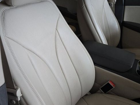 Used 2016 Lincoln MKX Reserve w/ Climate Package image 5