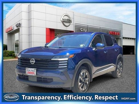 Certified 2025 Nissan Kicks SV AWD/4WD image 4