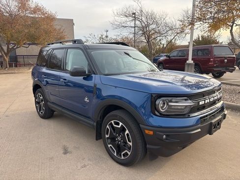 Used 2023 Ford Bronco Sport Outer Banks w/ Tech Package image 3