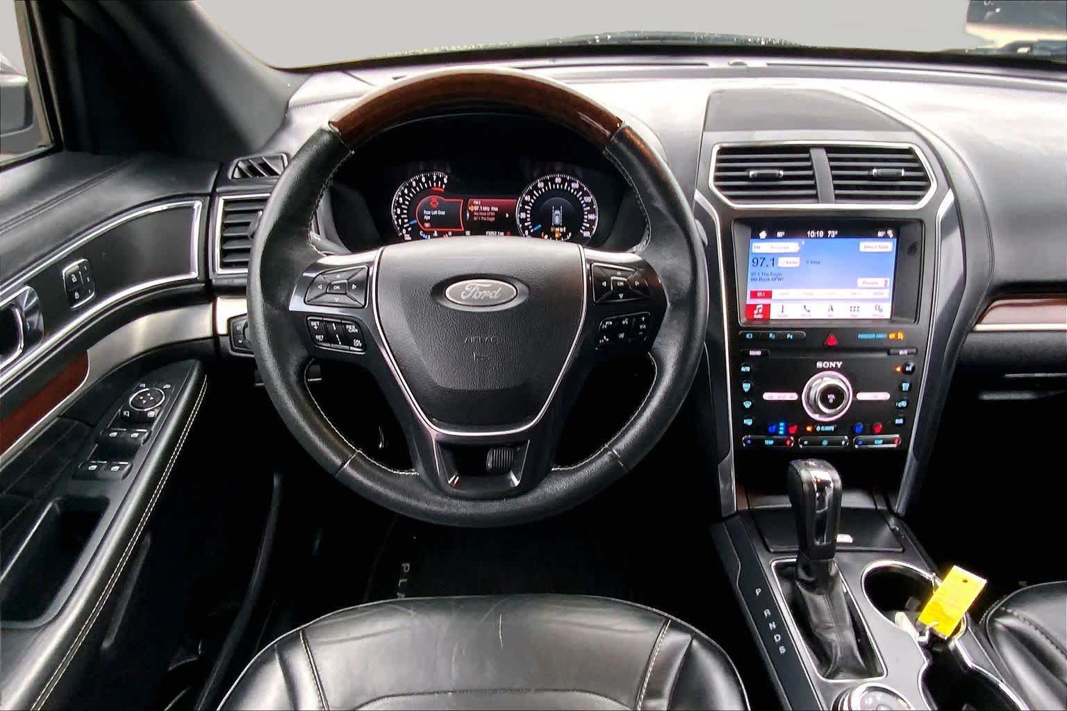Used 2019 Ford Explorer Platinum AWD/4WD image 6