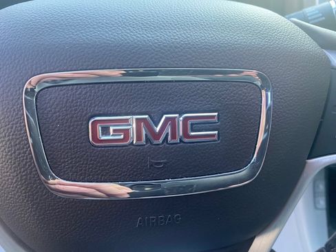Used 2019 GMC Acadia SLT image 13