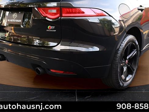 Used 2019 Jaguar F-PACE S AWD/4WD image 16