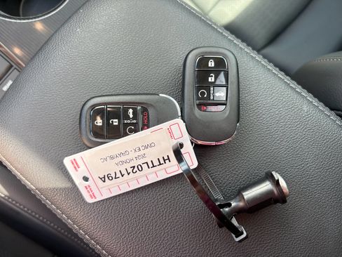 Certified 2024 Honda Civic Touring image 35