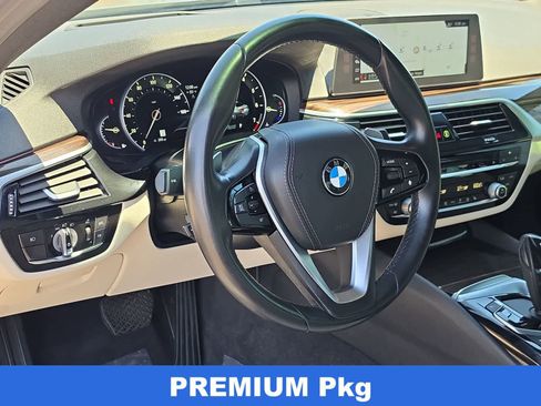 Used 2017 BMW 530i RWD image 10