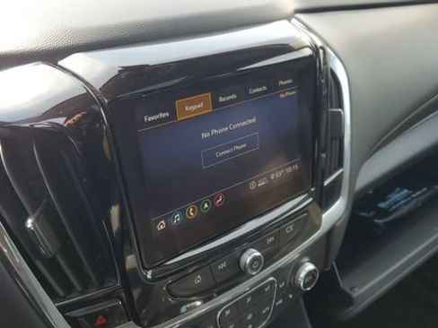 Used 2021 Chevrolet Traverse LT w/ LT Premium Package FWD image 15
