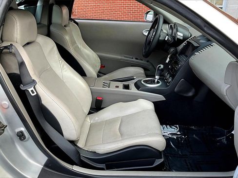 Used 2004 Nissan 350Z Touring image 22