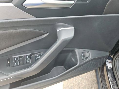 Used 2023 Volkswagen Jetta SE w/ Panoramic Sunroof Package FWD image 28