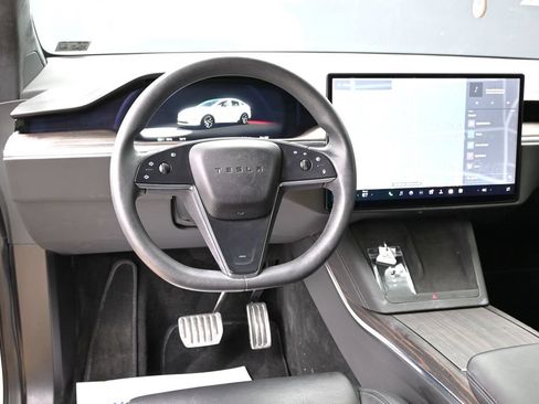 Used 2024 Tesla Model X AWD/4WD image 34