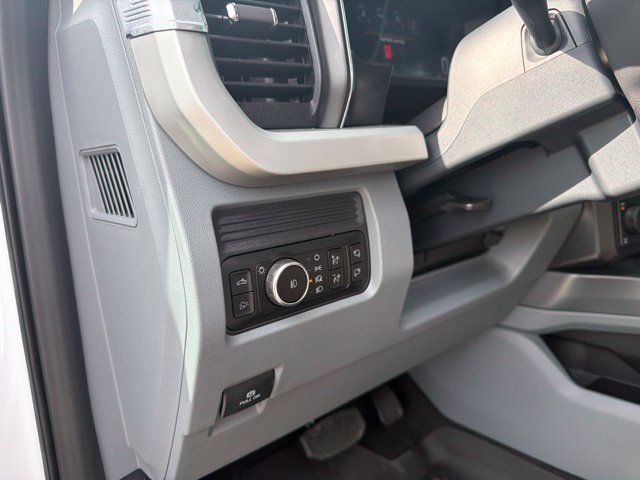 New 2027 Ford F250 XLT w/ XLT Premium Package AWD/4WD image 17