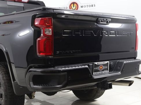 Used 2024 Chevrolet Silverado 2500 LT w/ Midnight Edition image 24