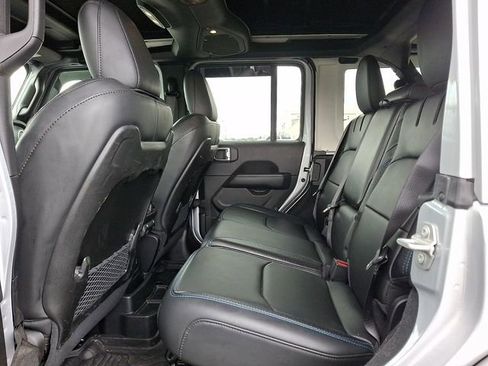 Used 2024 Jeep Wrangler High Altitude AWD/4WD image 10
