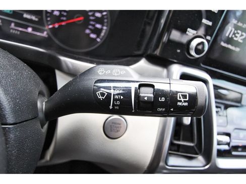 Used 2022 Kia Sorento S w/ Panoramic Sunroof Package FWD image 18