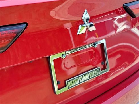 Used 2023 Mitsubishi Outlander SE Black Edition image 7