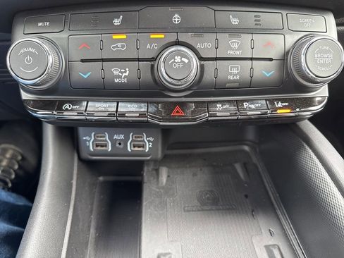 Used 2022 Dodge Durango GT image 38