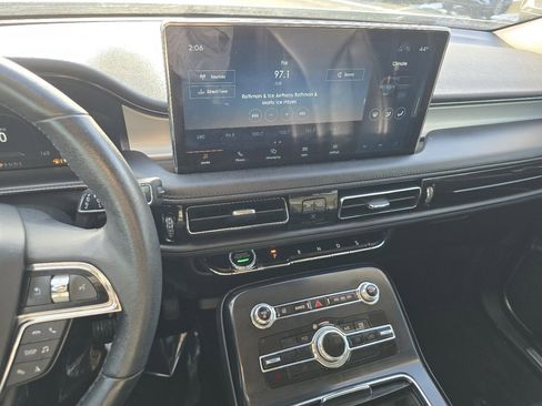 Used 2022 Lincoln Nautilus FWD image 26