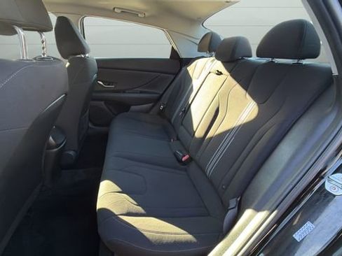 Used 2021 Hyundai Elantra SEL w/ Convenience + Premium Package image 26