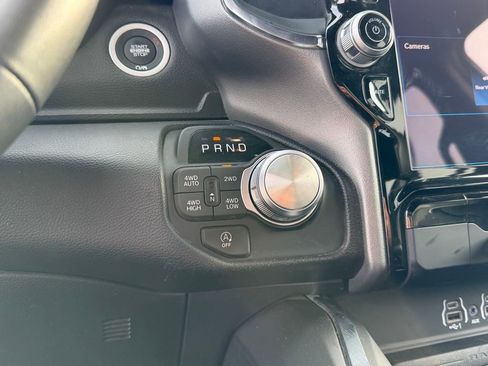 Used 2025 RAM 1500 Laramie image 35