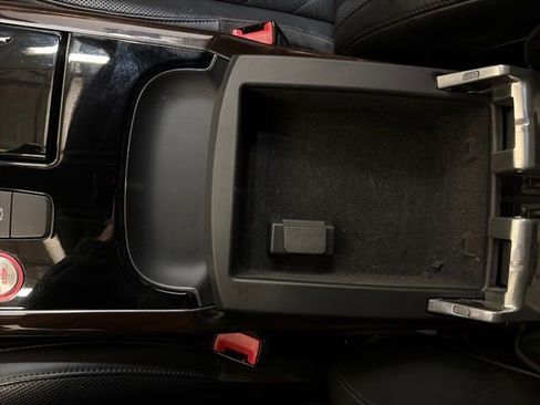 Used 2015 Audi A8 4.0T w/ Luxury Package image 23