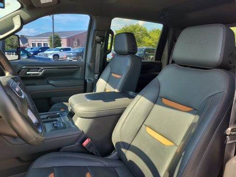Used 2024 GMC Sierra 2500 AT4 w/ AT4 Preferred Package AWD/4WD image 15