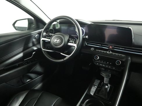 Used 2024 Hyundai Elantra Limited FWD image 15