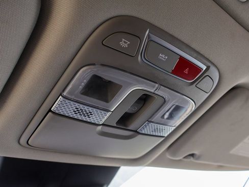 Used 2025 Kia Telluride S FWD image 18