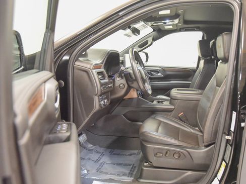 Used 2021 Chevrolet Tahoe High Country image 2