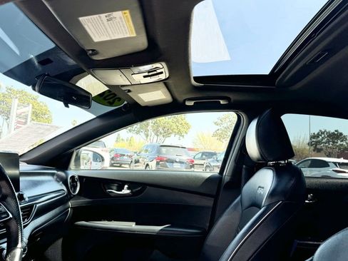 Used 2021 Kia Forte GT-Line w/ GT-Line Premium Package image 17