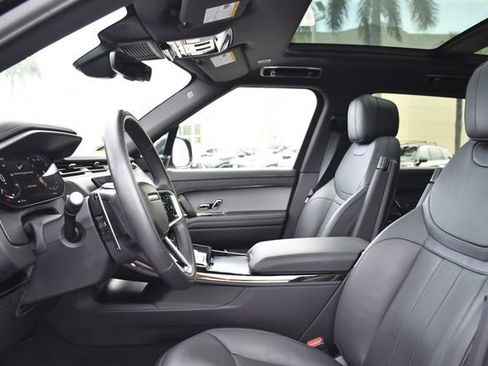 Used 2025 Land Rover Range Rover Sport SE AWD/4WD image 19