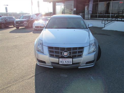 Used 2011 Cadillac CTS Luxury image 2