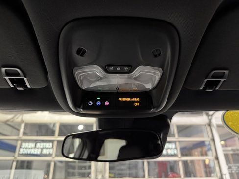 Used 2023 Chevrolet TrailBlazer RS image 21