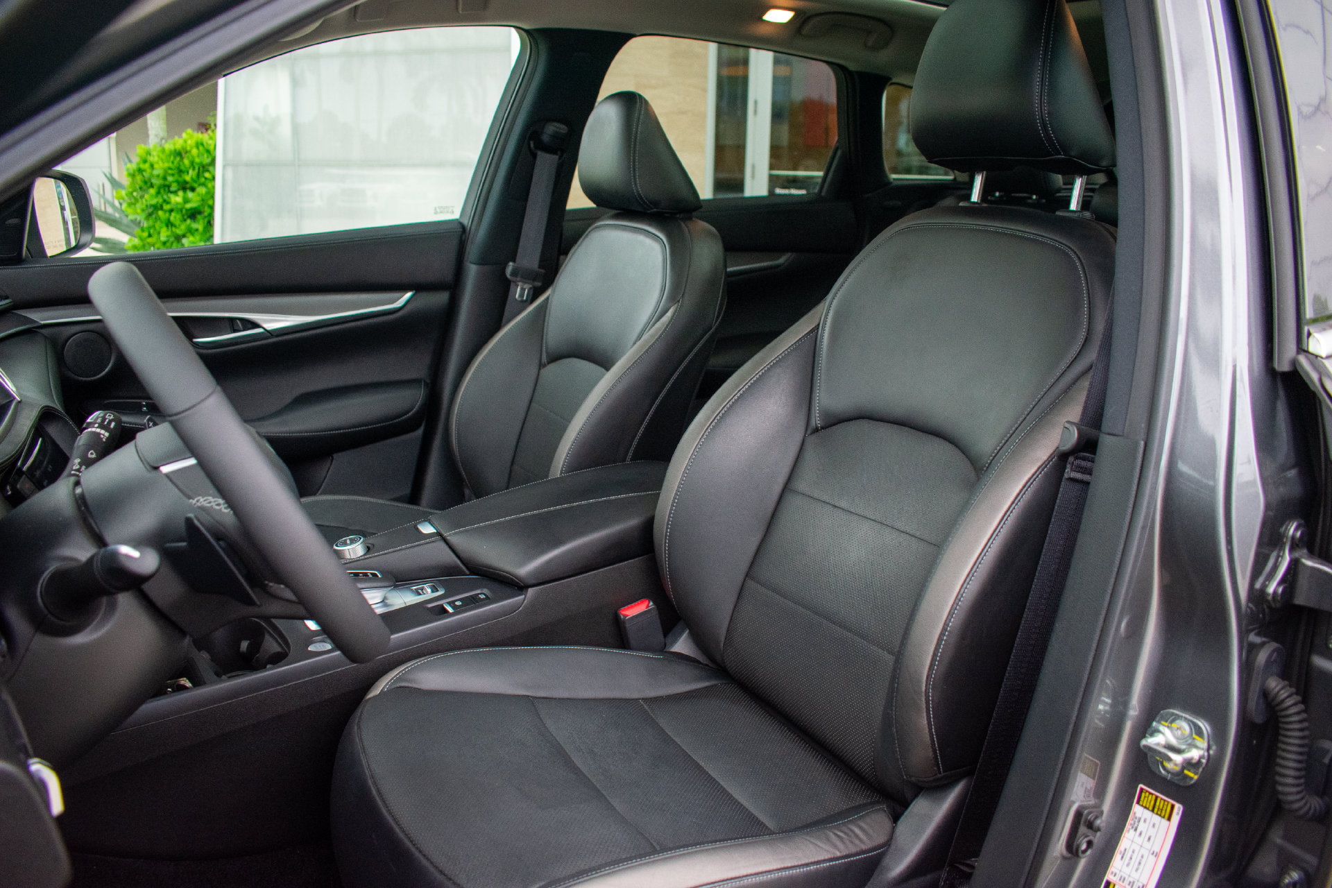Used 2023 INFINITI QX50 Luxe FWD image 18