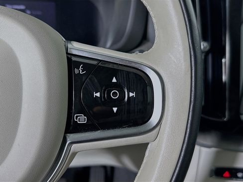 Used 2023 Volvo XC60 B5 Plus w/ Protection Package Premier image 17