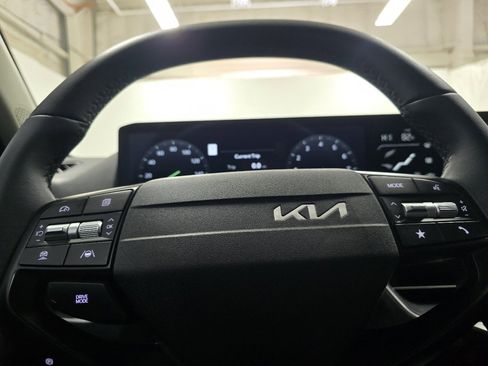 Used 2025 Kia K4 EX image 23