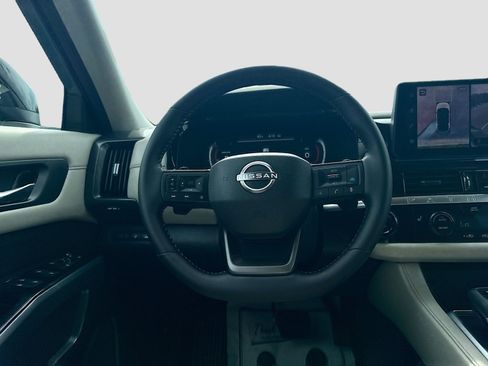 Used 2026 Nissan Pathfinder SL FWD image 23