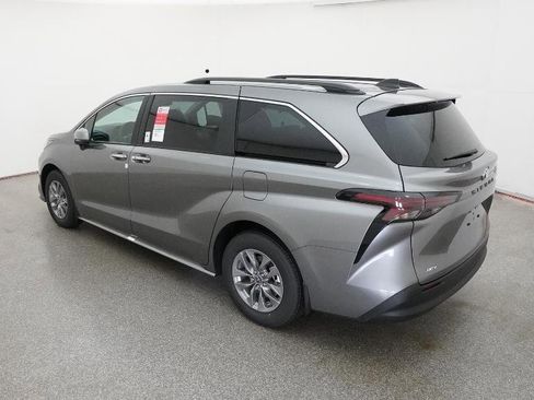 New 2026 Toyota Sienna XLE FWD image 44