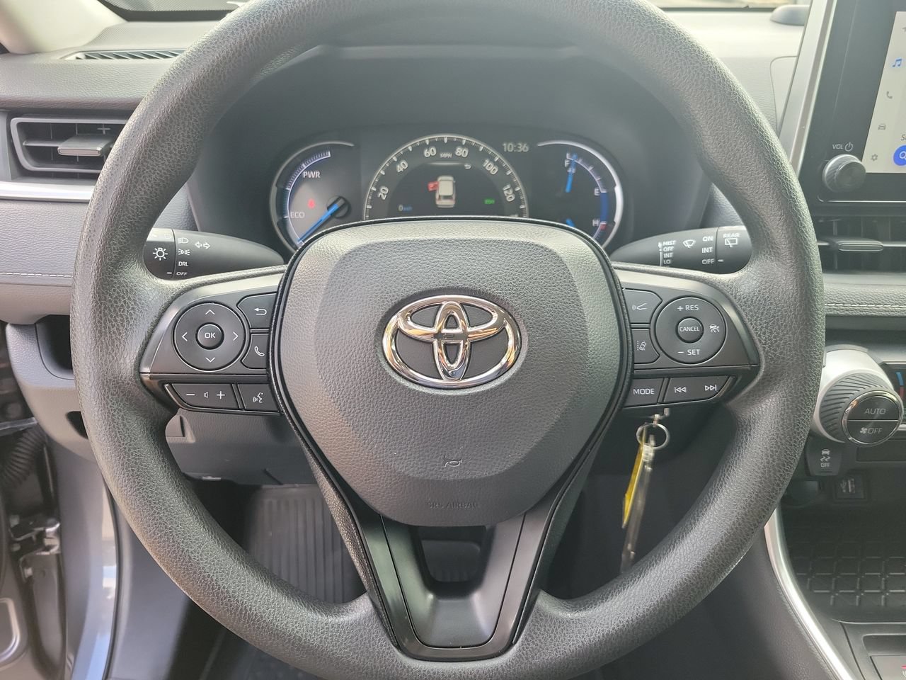 Used 2025 Toyota RAV4 LE AWD/4WD image 18