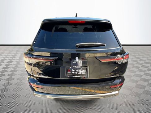 New 2026 Mitsubishi Outlander SE FWD image 6