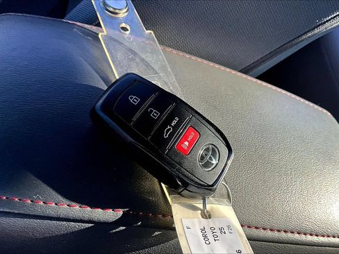 Used 2025 Toyota Corolla SE FWD image 36