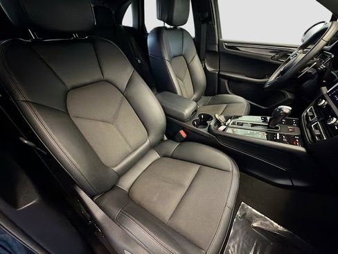 Used 2022 Porsche Macan image 15
