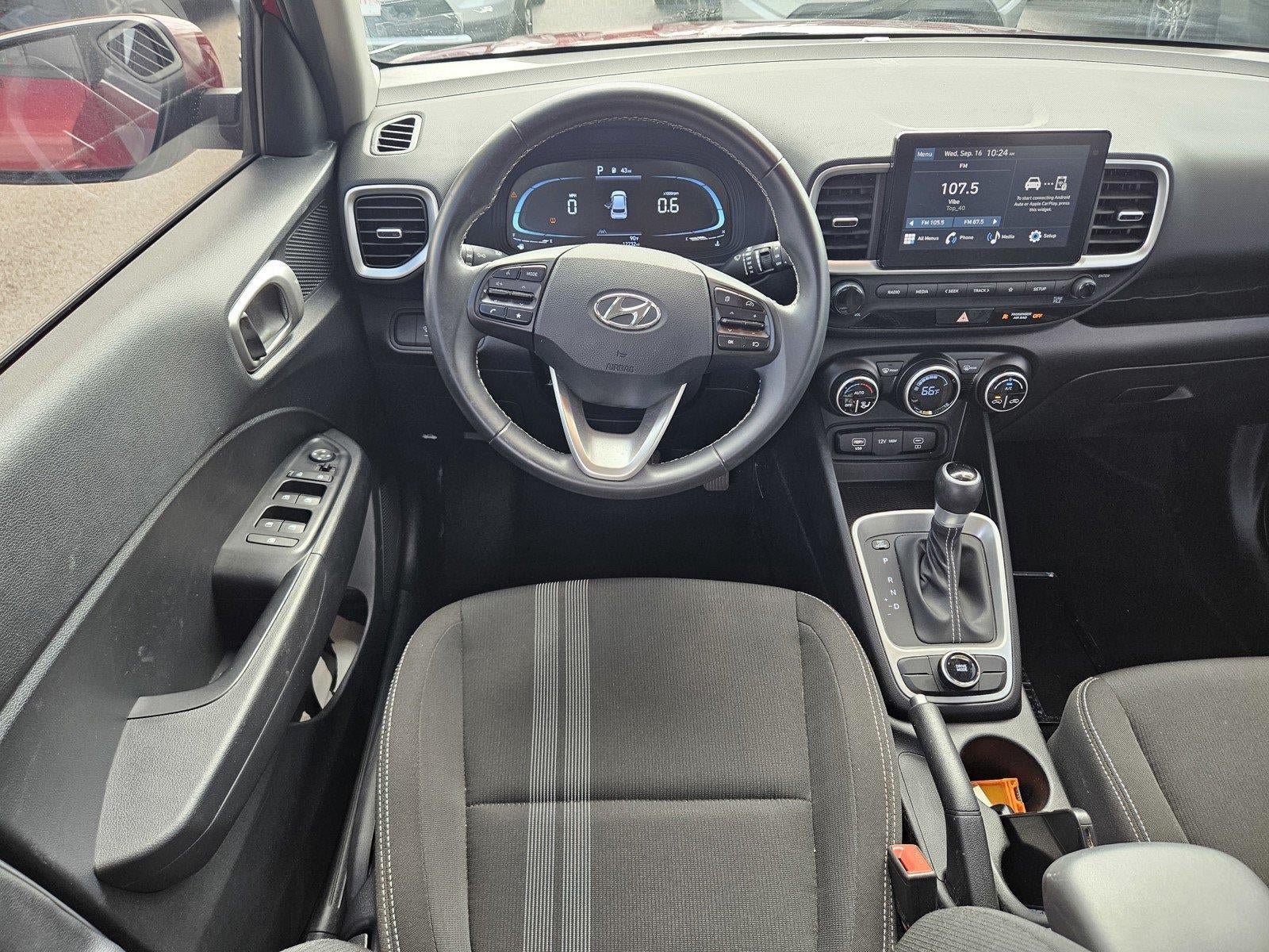Used 2024 Hyundai Venue SEL FWD image 12