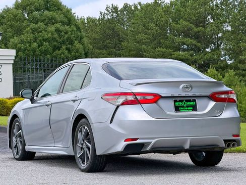 Used 2018 Toyota Camry SE FWD image 9