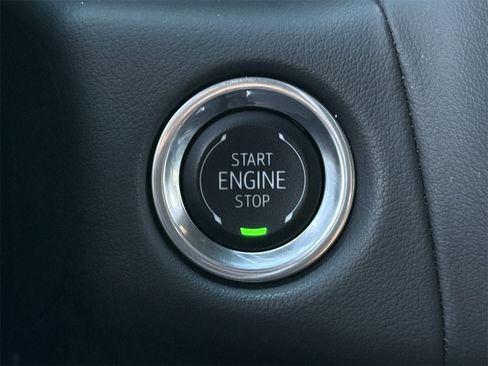 Certified 2024 Chevrolet Suburban LT image 18